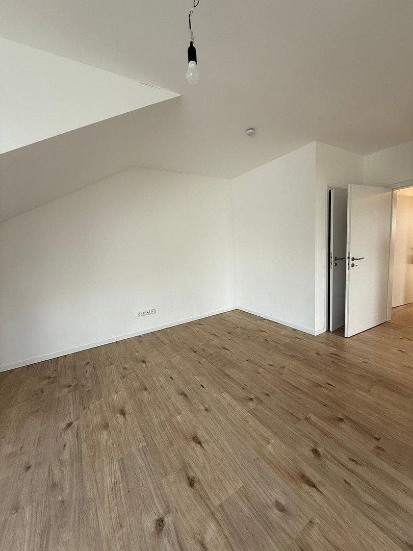 Pronájem bytu 3+1 75 m², Bergneustadt, Severní Porýní-Vestfálsko Pronájem bytu 3+1 75 m², Bergneustadt, Severní Porýní-Vestfálsko