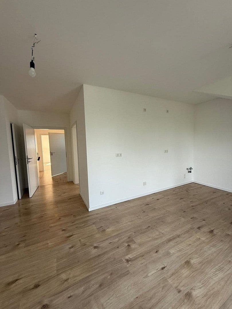 Pronájem bytu 3+1 75 m², Bergneustadt, Severní Porýní-Vestfálsko Pronájem bytu 3+1 75 m², Bergneustadt, Severní Porýní-Vestfálsko
