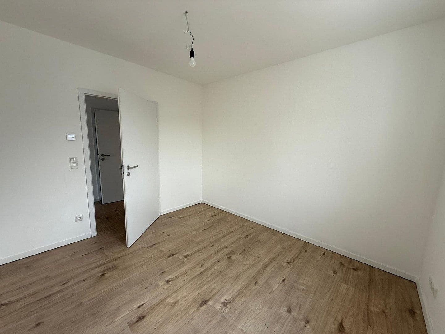 Pronájem bytu 3+1 75 m², Bergneustadt, Severní Porýní-Vestfálsko Pronájem bytu 3+1 75 m², Bergneustadt, Severní Porýní-Vestfálsko