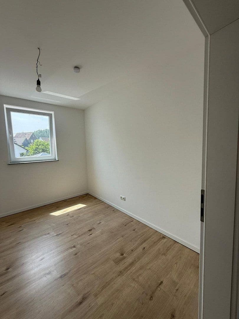 Pronájem bytu 3+1 75 m², Bergneustadt, Severní Porýní-Vestfálsko Pronájem bytu 3+1 75 m², Bergneustadt, Severní Porýní-Vestfálsko
