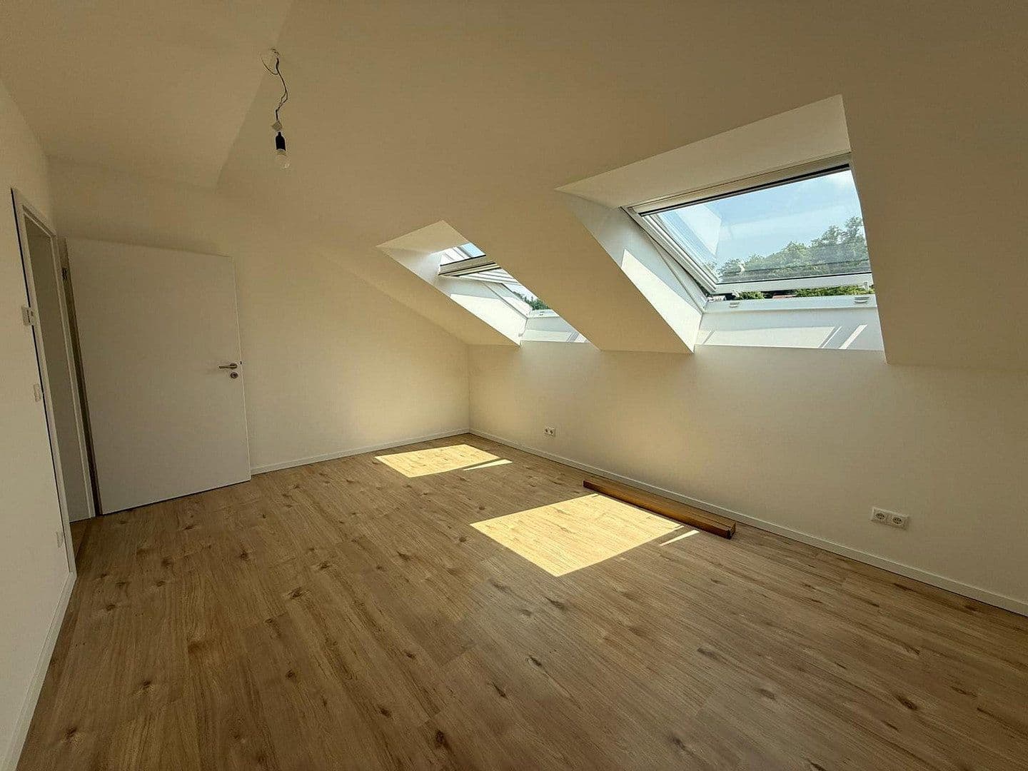 Pronájem bytu 3+1 75 m², Bergneustadt, Severní Porýní-Vestfálsko Pronájem bytu 3+1 75 m², Bergneustadt, Severní Porýní-Vestfálsko