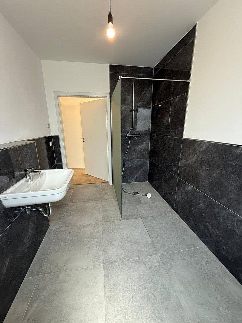 Pronájem bytu 3+1 75 m², Bergneustadt, Severní Porýní-Vestfálsko Pronájem bytu 3+1 75 m², Bergneustadt, Severní Porýní-Vestfálsko