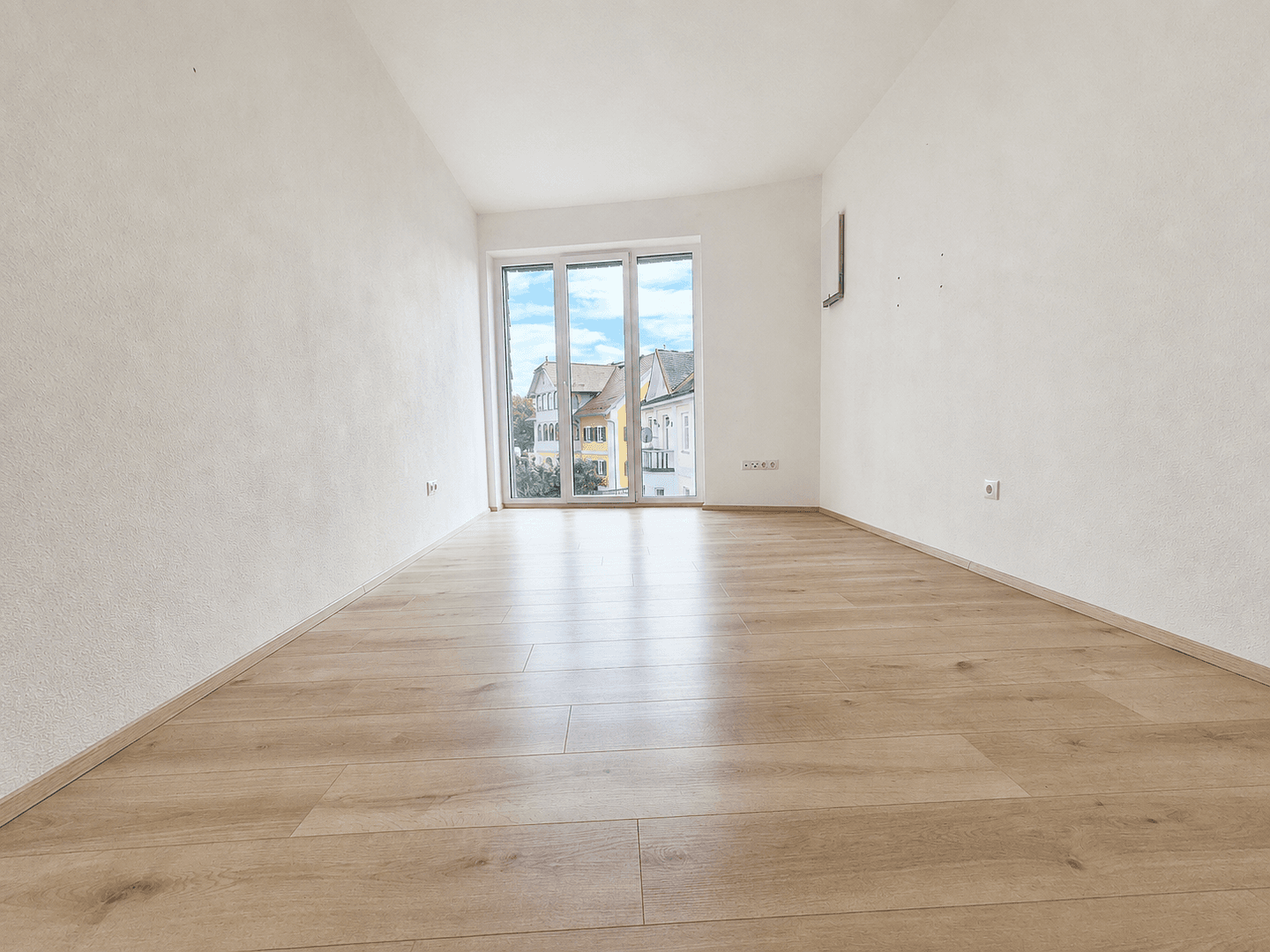 Pronájem bytu 3+1 86 m², Industriestrasse 1, Ergoldsbach, Bavorsko Pronájem bytu 3+1 86 m², Industriestrasse 1, Ergoldsbach, Bavorsko