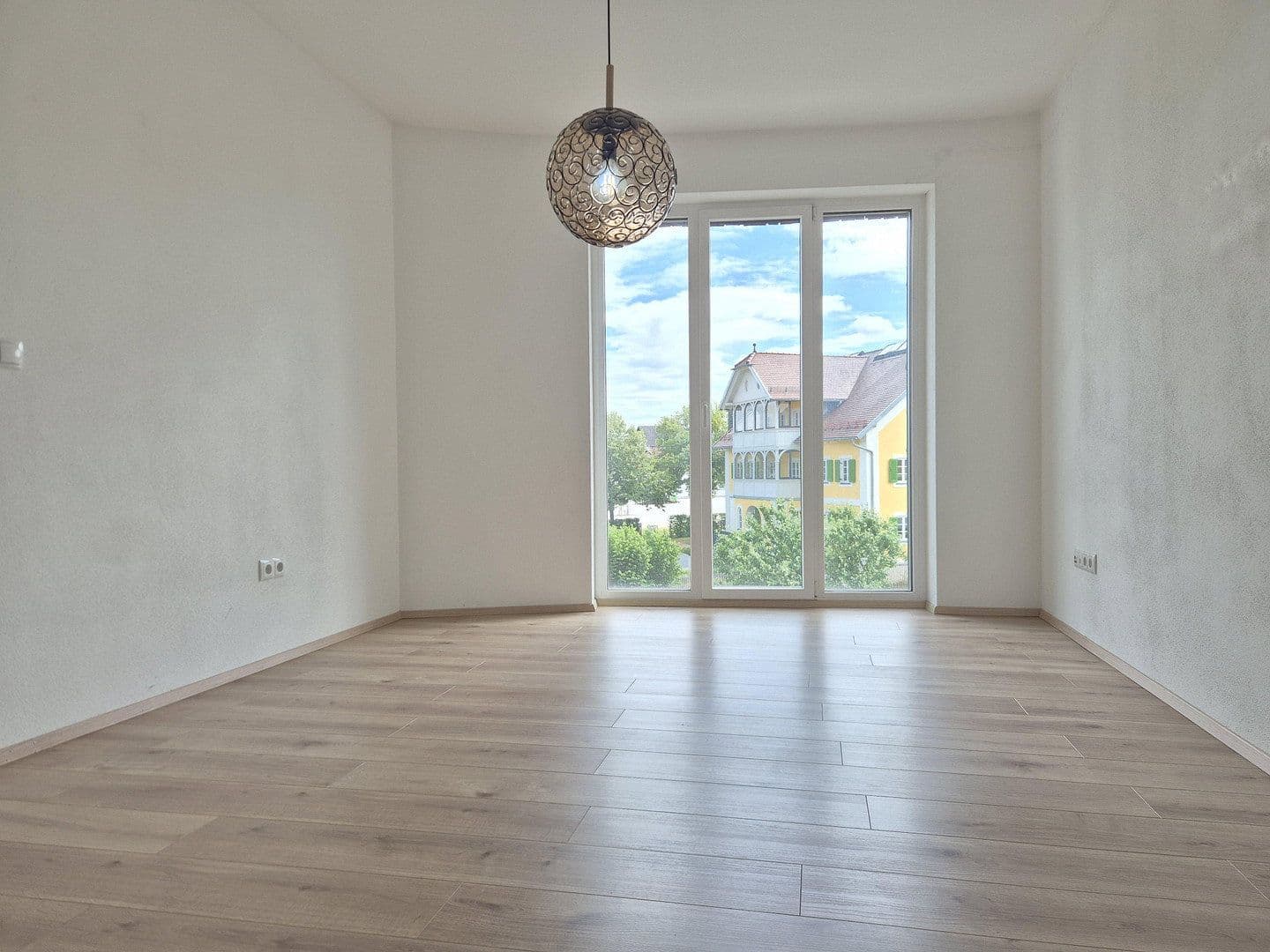 Pronájem bytu 3+1 86 m², Industriestrasse 1, Ergoldsbach, Bavorsko Pronájem bytu 3+1 86 m², Industriestrasse 1, Ergoldsbach, Bavorsko