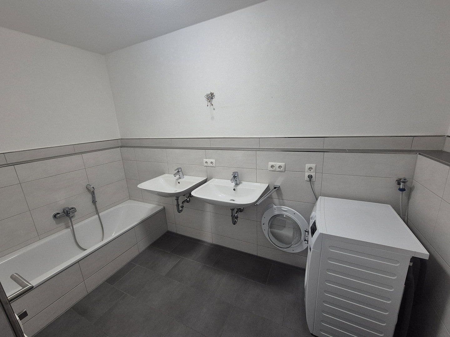 Pronájem bytu 3+1 86 m², Industriestrasse 1, Ergoldsbach, Bavorsko Pronájem bytu 3+1 86 m², Industriestrasse 1, Ergoldsbach, Bavorsko