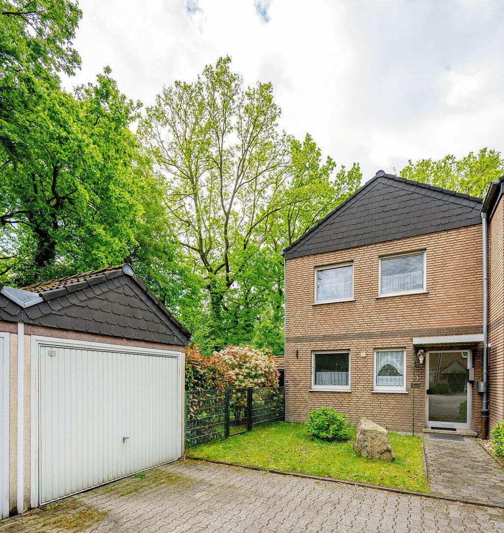 Prodej domu 113 m², pozemek 564 m², Marl, Severní Porýní-Vestfálsko Prodej domu 113 m², pozemek 564 m², Marl, Severní Porýní-Vestfálsko