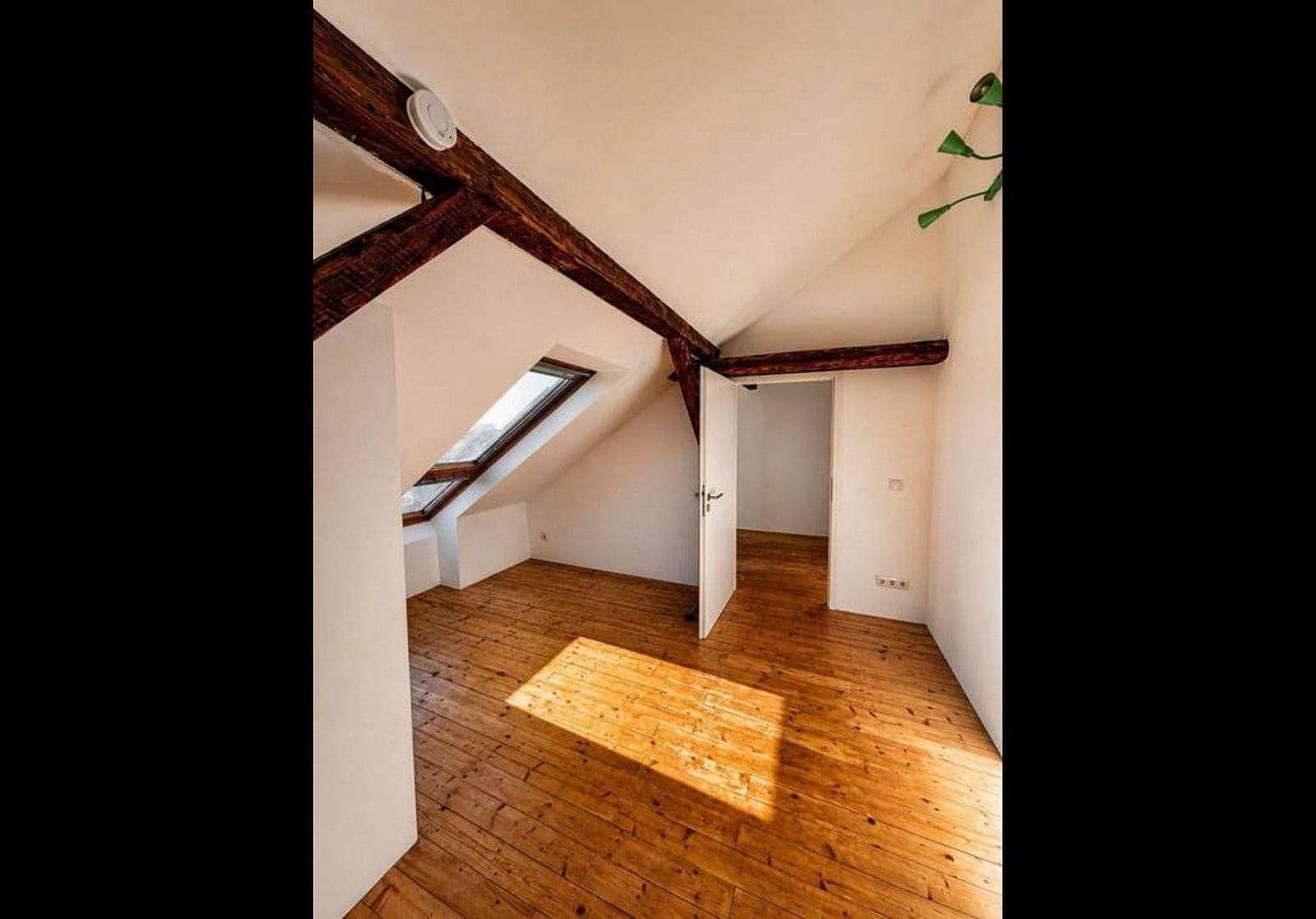 Pronájem bytu 4+1 105 m², Yorckstr, Düsseldorf, Severní Porýní-Vestfálsko Pronájem bytu 4+1 105 m², Yorckstr, Düsseldorf, Severní Porýní-Vestfálsko