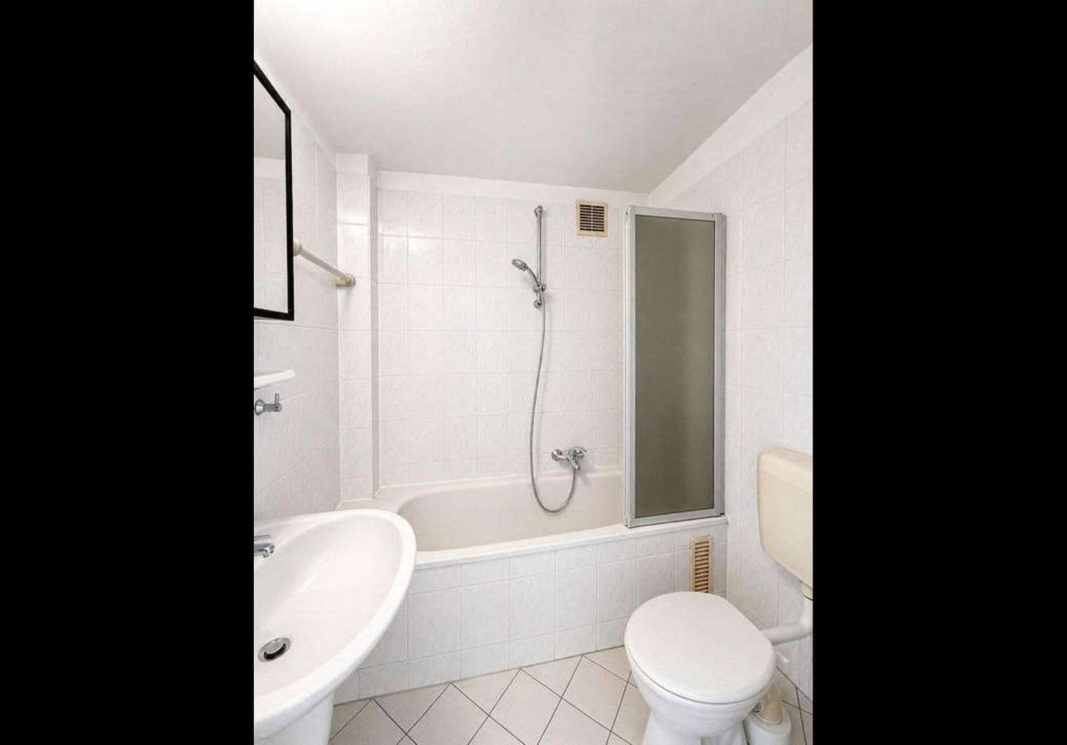 Pronájem bytu 4+1 105 m², Yorckstr, Düsseldorf, Severní Porýní-Vestfálsko Pronájem bytu 4+1 105 m², Yorckstr, Düsseldorf, Severní Porýní-Vestfálsko