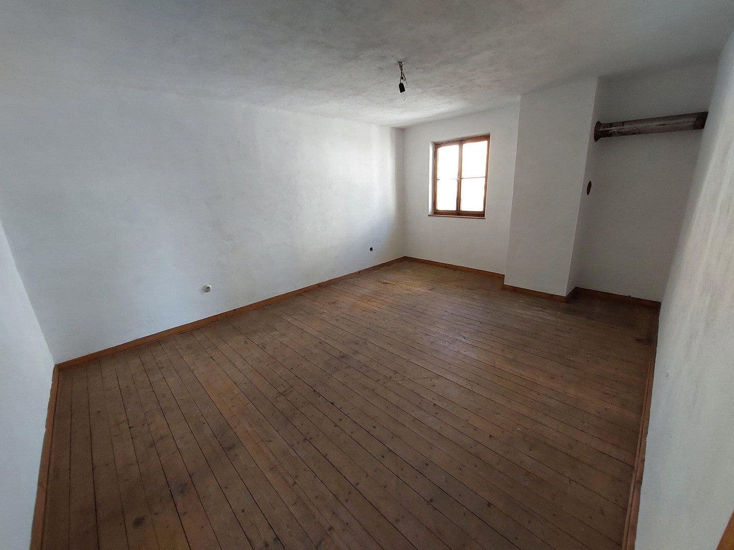 Prodej domu 117 m², pozemek 465 m², Langenlonsheim, Porýní-Falc Prodej domu 117 m², pozemek 465 m², Langenlonsheim, Porýní-Falc