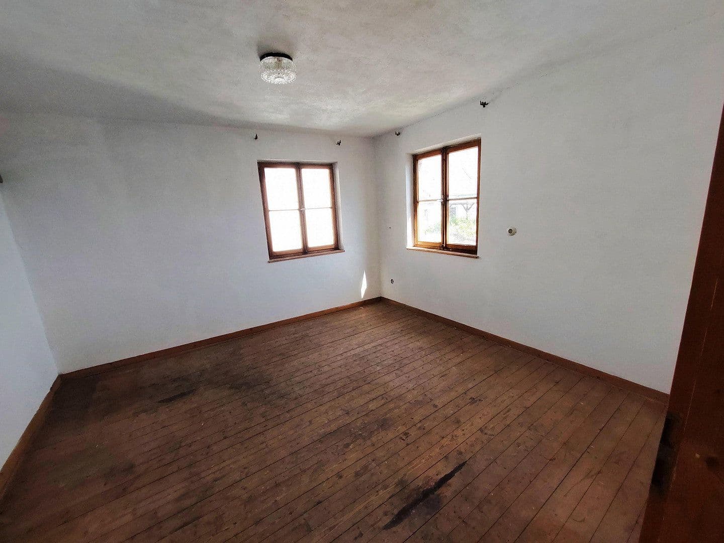 Prodej domu 117 m², pozemek 465 m², Langenlonsheim, Porýní-Falc Prodej domu 117 m², pozemek 465 m², Langenlonsheim, Porýní-Falc