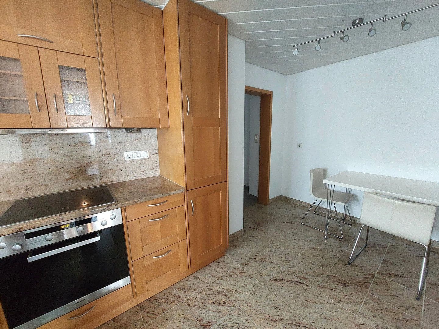 Prodej domu 117 m², pozemek 465 m², Langenlonsheim, Porýní-Falc Prodej domu 117 m², pozemek 465 m², Langenlonsheim, Porýní-Falc