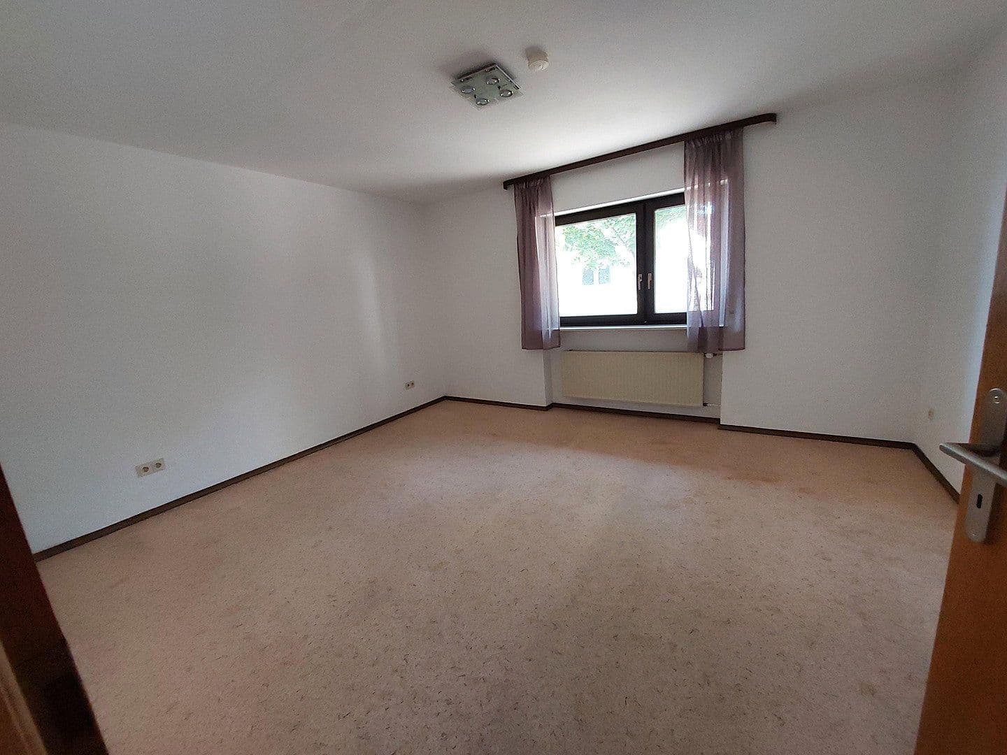 Prodej domu 117 m², pozemek 465 m², Langenlonsheim, Porýní-Falc Prodej domu 117 m², pozemek 465 m², Langenlonsheim, Porýní-Falc