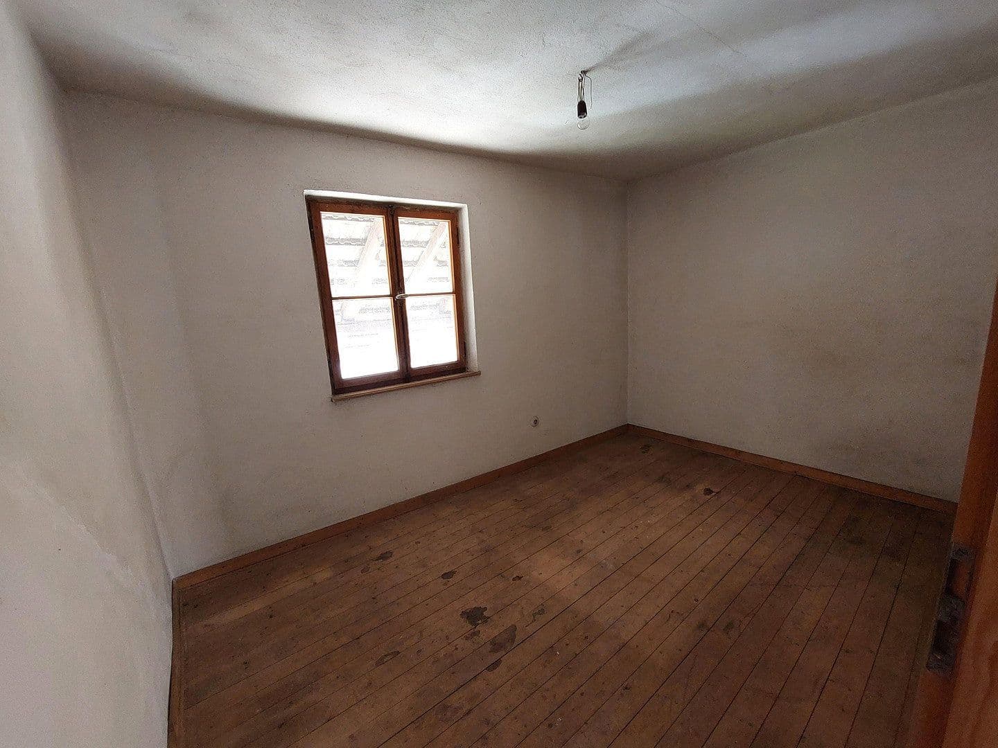 Prodej domu 117 m², pozemek 465 m², Langenlonsheim, Porýní-Falc Prodej domu 117 m², pozemek 465 m², Langenlonsheim, Porýní-Falc
