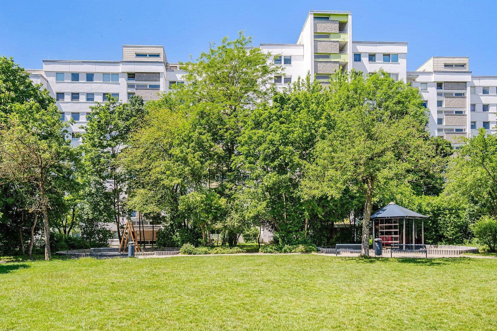 Prodej bytu 2+1 60 m², Wittelsbacherstraße 38, Germering, Bavorsko Prodej bytu 2+1 60 m², Wittelsbacherstraße 38, Germering, Bavorsko