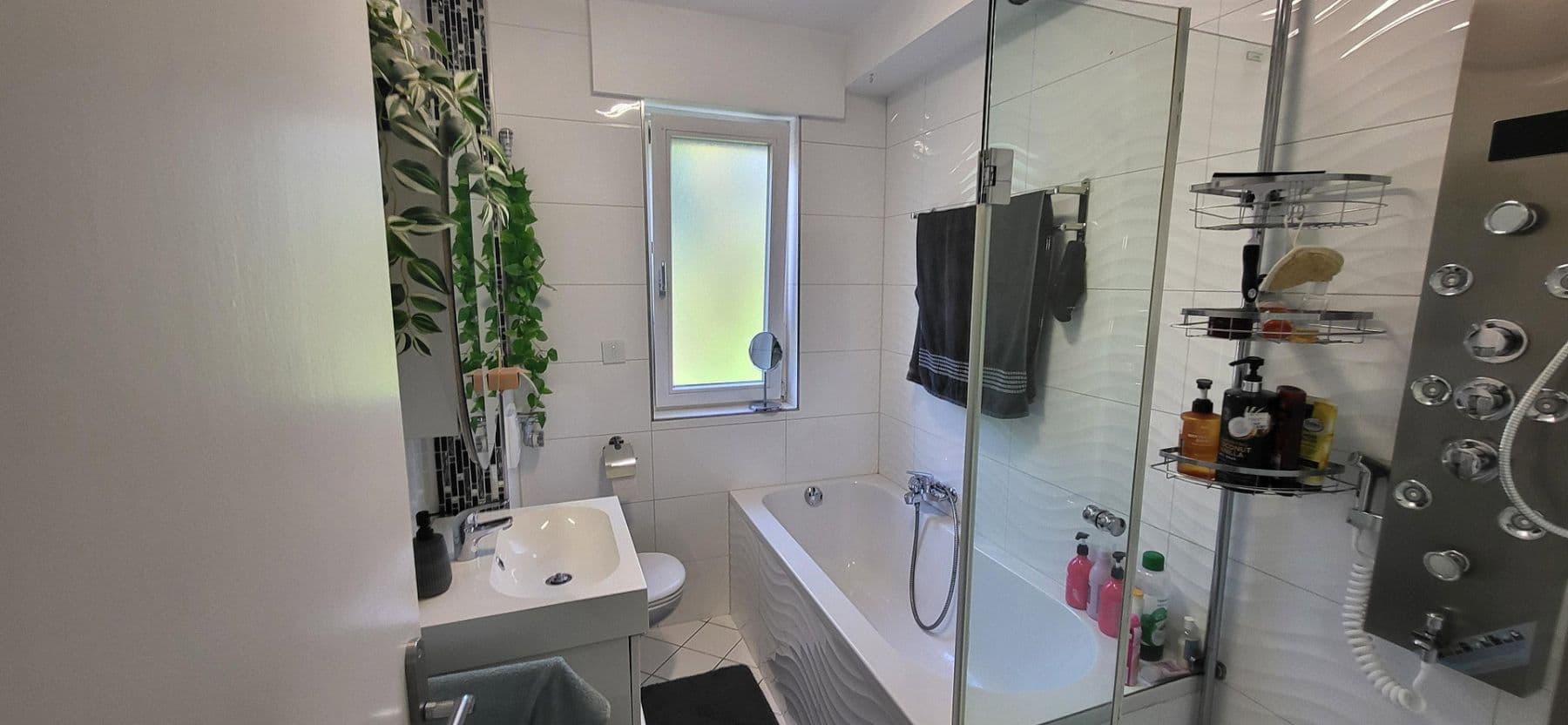 Pronájem bytu 3+1 80 m², Oberer Wingertweg 8, Baden-Württemberg - Pforzheim, Bádensko-Württembersko Pronájem bytu 3+1 80 m², Oberer Wingertweg 8, Baden-Württemberg - Pforzheim, Bádensko-Württembersko