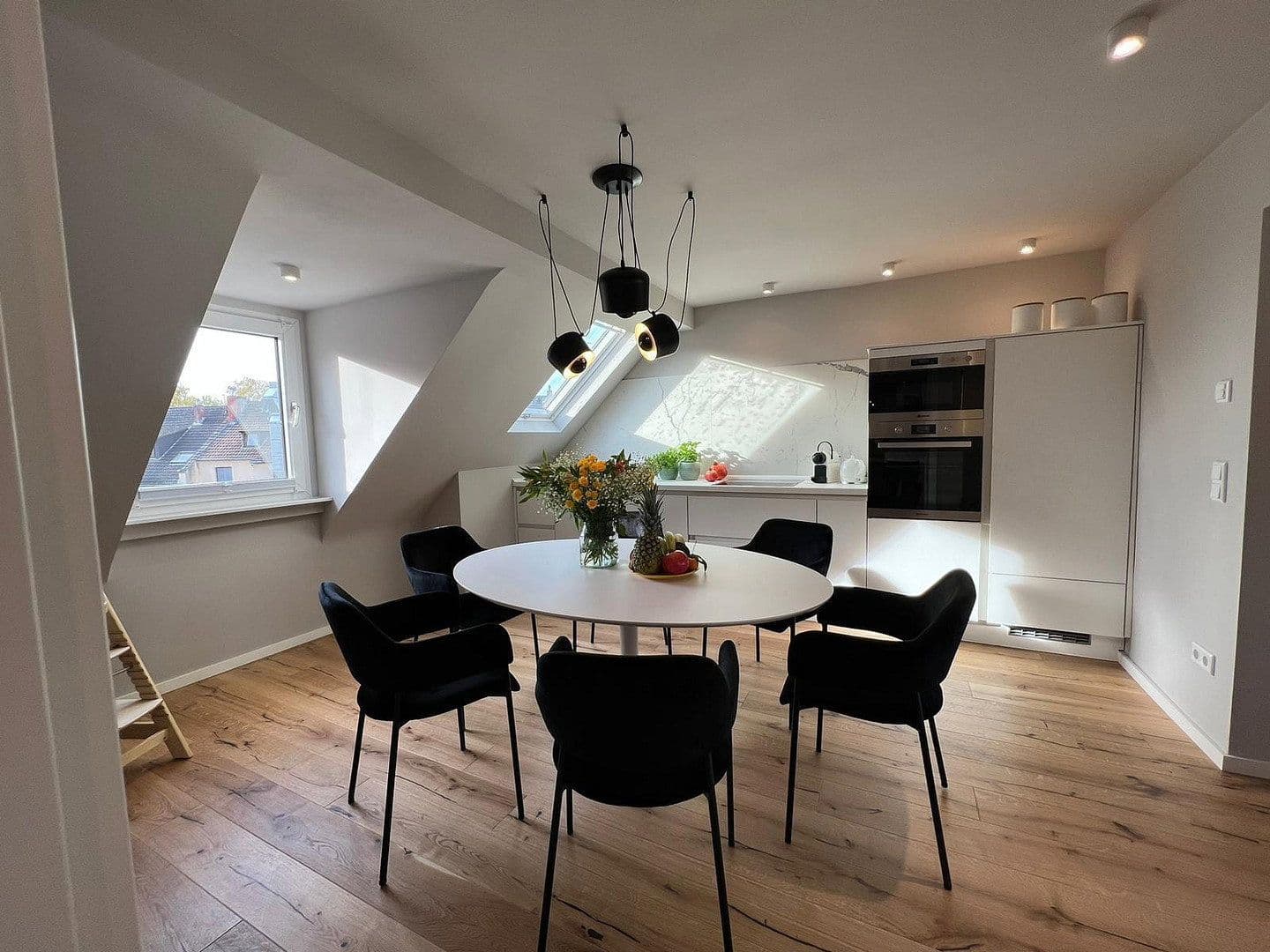 Pronájem bytu 4+1 71 m², Oberbilker Allee, 39, Düsseldorf, Severní Porýní-Vestfálsko Pronájem bytu 4+1 71 m², Oberbilker Allee, 39, Düsseldorf, Severní Porýní-Vestfálsko