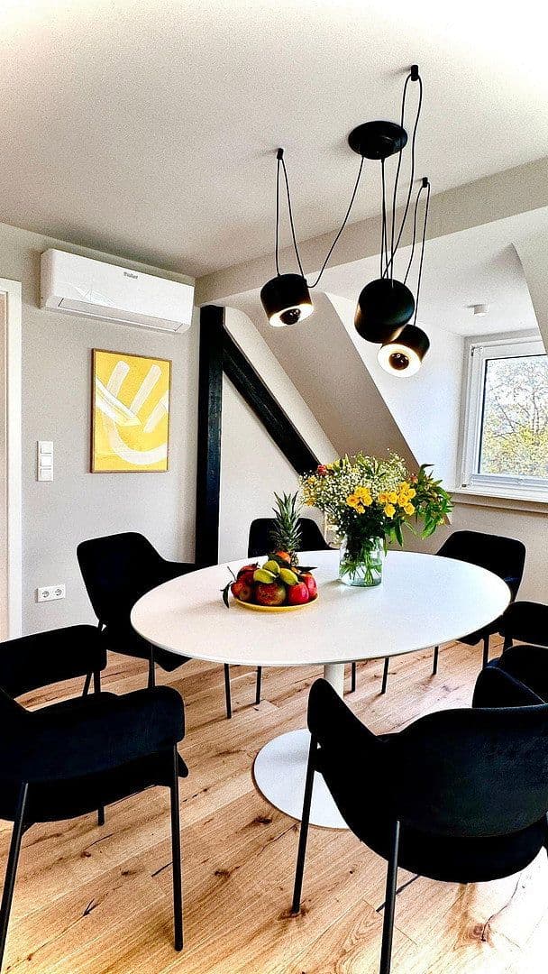 Pronájem bytu 4+1 71 m², Oberbilker Allee, 39, Düsseldorf, Severní Porýní-Vestfálsko Pronájem bytu 4+1 71 m², Oberbilker Allee, 39, Düsseldorf, Severní Porýní-Vestfálsko