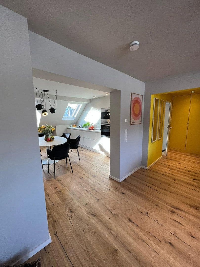 Pronájem bytu 4+1 71 m², Oberbilker Allee, 39, Düsseldorf, Severní Porýní-Vestfálsko Pronájem bytu 4+1 71 m², Oberbilker Allee, 39, Düsseldorf, Severní Porýní-Vestfálsko