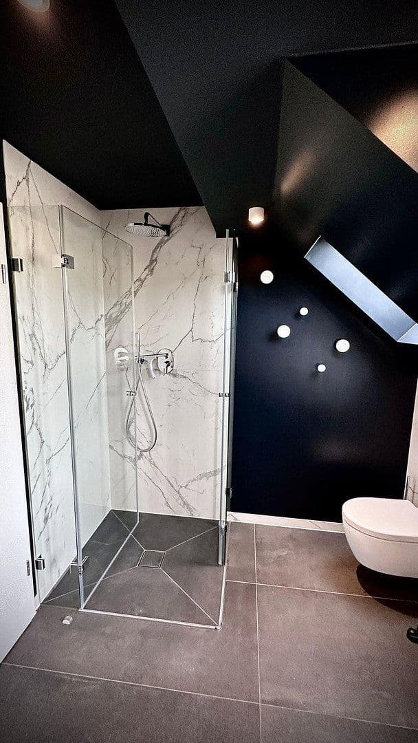 Pronájem bytu 4+1 71 m², Oberbilker Allee, 39, Düsseldorf, Severní Porýní-Vestfálsko Pronájem bytu 4+1 71 m², Oberbilker Allee, 39, Düsseldorf, Severní Porýní-Vestfálsko