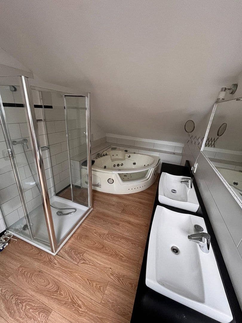 Pronájem domu 125 m², pozemek 1 m², Roßbach (Wied), Porýní-Falc Pronájem domu 125 m², pozemek 1 m², Roßbach (Wied), Porýní-Falc