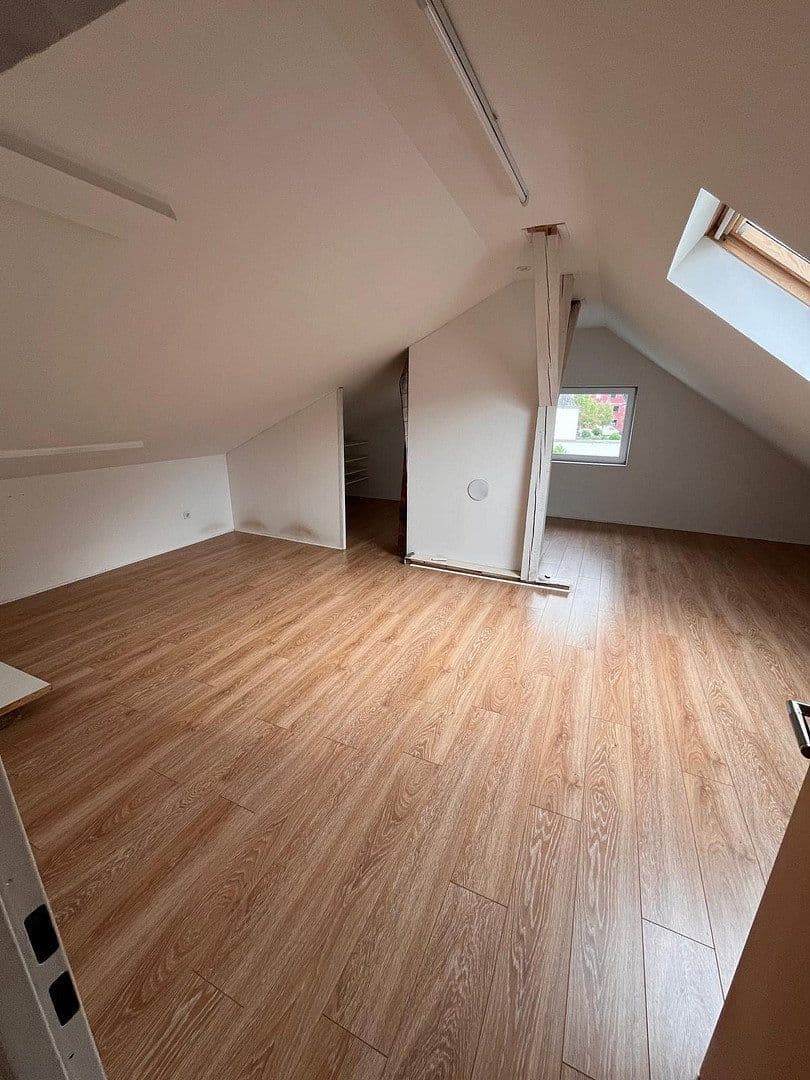 Pronájem domu 125 m², pozemek 1 m², Roßbach (Wied), Porýní-Falc Pronájem domu 125 m², pozemek 1 m², Roßbach (Wied), Porýní-Falc