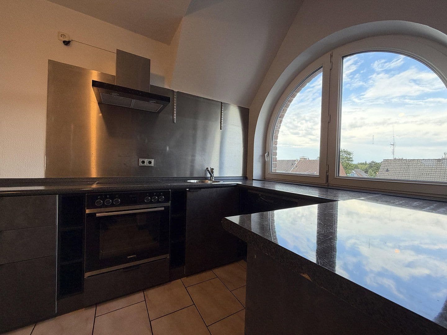 Prodej bytu 3+kk 105 m², Oberhausen, Severní Porýní-Vestfálsko Prodej bytu 3+kk 105 m², Oberhausen, Severní Porýní-Vestfálsko