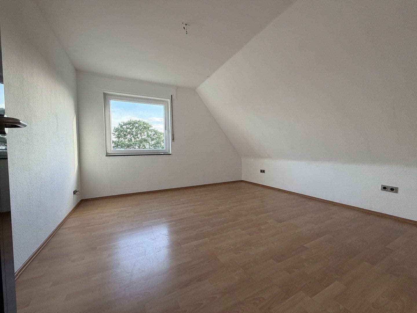 Prodej bytu 3+kk 105 m², Oberhausen, Severní Porýní-Vestfálsko Prodej bytu 3+kk 105 m², Oberhausen, Severní Porýní-Vestfálsko