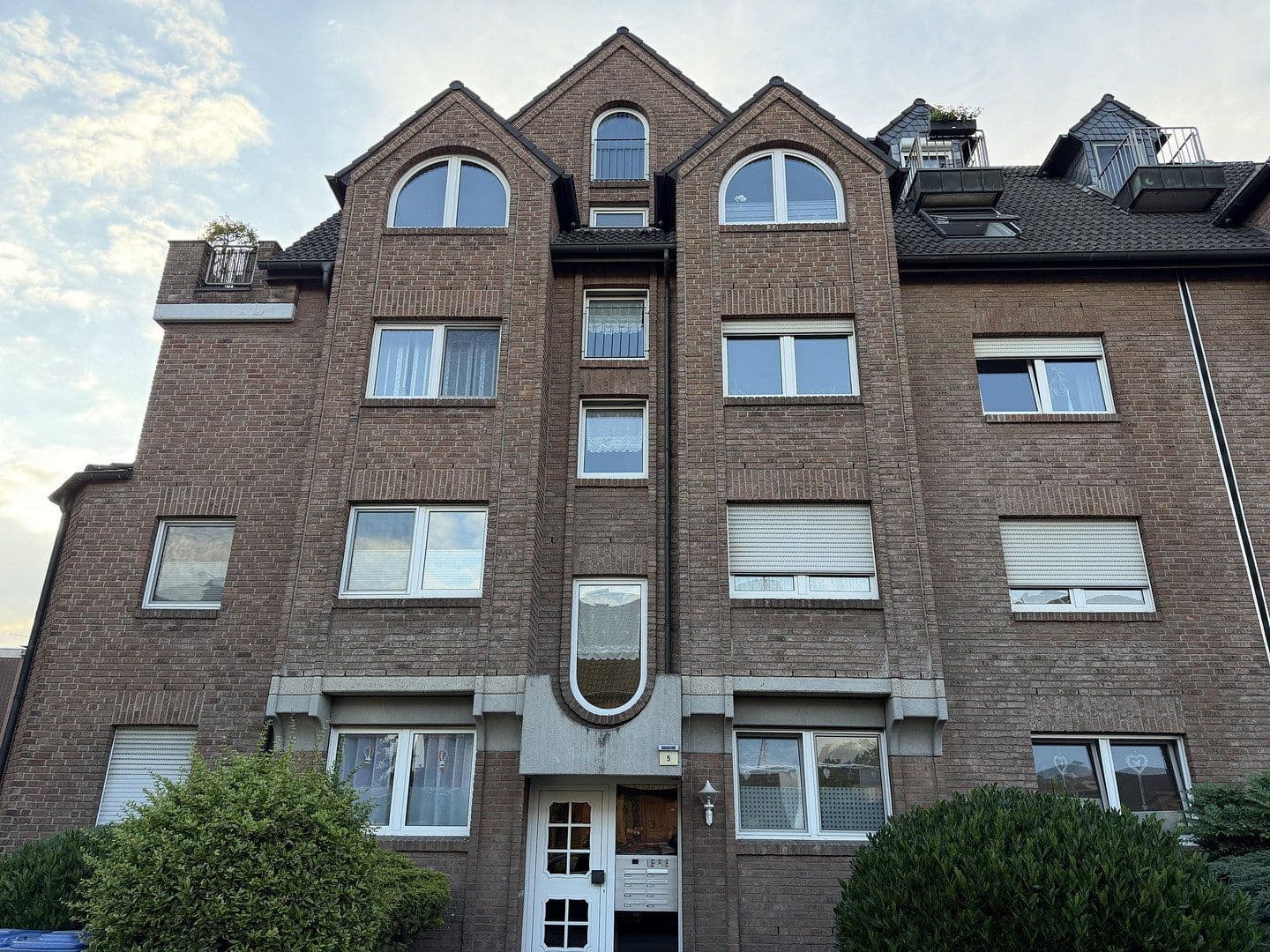 Prodej bytu 3+kk 105 m², Oberhausen, Severní Porýní-Vestfálsko Prodej bytu 3+kk 105 m², Oberhausen, Severní Porýní-Vestfálsko