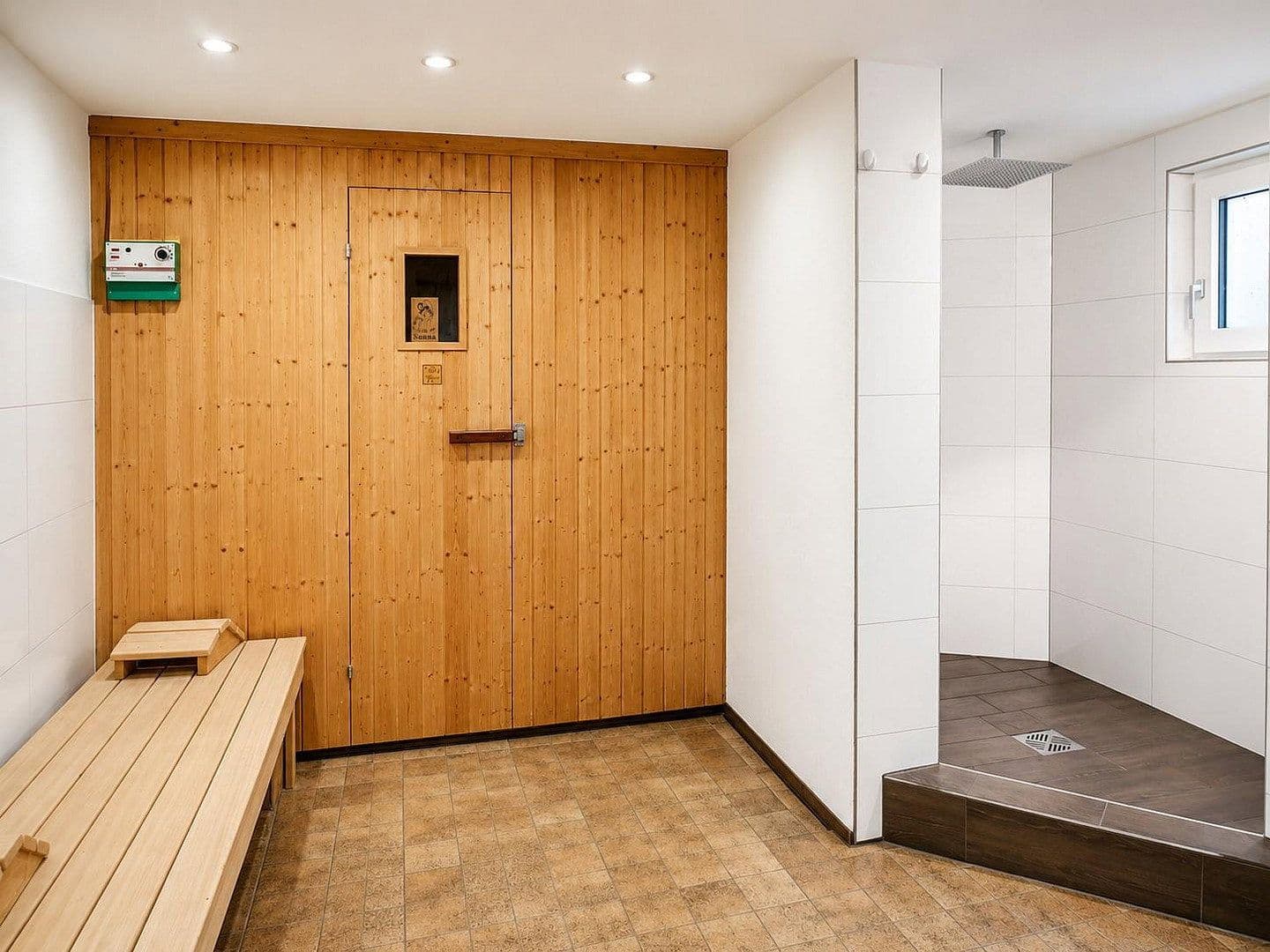 Prodej domu 258 m², pozemek 1.080 m², Welzheim, Bádensko-Württembersko Prodej domu 258 m², pozemek 1.080 m², Welzheim, Bádensko-Württembersko