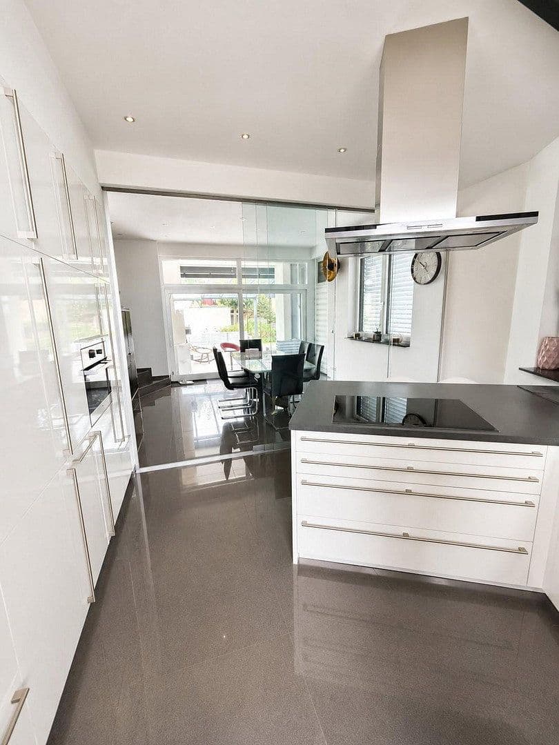 Prodej domu 258 m², pozemek 1.080 m², Welzheim, Bádensko-Württembersko Prodej domu 258 m², pozemek 1.080 m², Welzheim, Bádensko-Württembersko