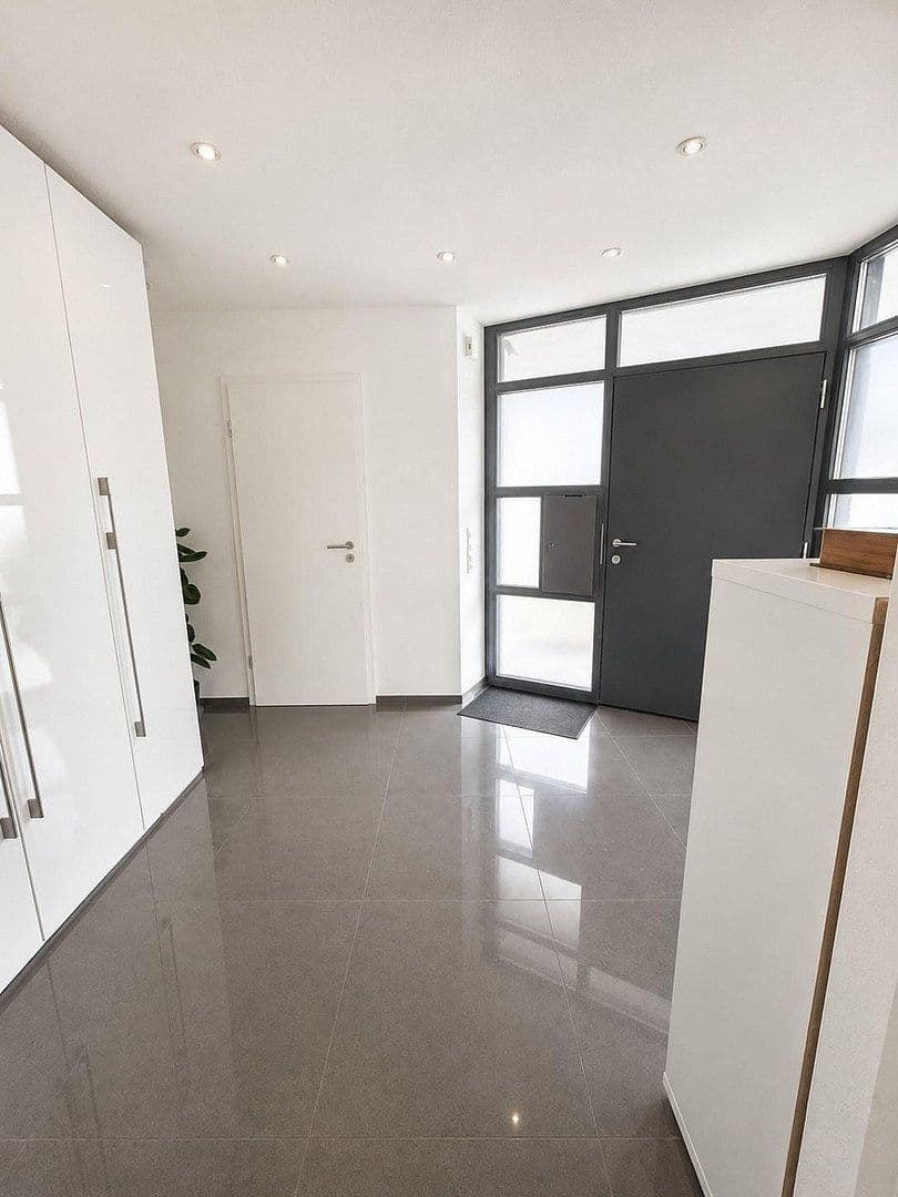 Prodej domu 258 m², pozemek 1.080 m², Welzheim, Bádensko-Württembersko Prodej domu 258 m², pozemek 1.080 m², Welzheim, Bádensko-Württembersko