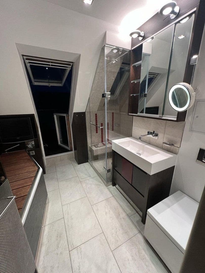 Pronájem bytu 2+1 92 m², Q4 9, Mannheim, Bádensko-Württembersko Pronájem bytu 2+1 92 m², Q4 9, Mannheim, Bádensko-Württembersko