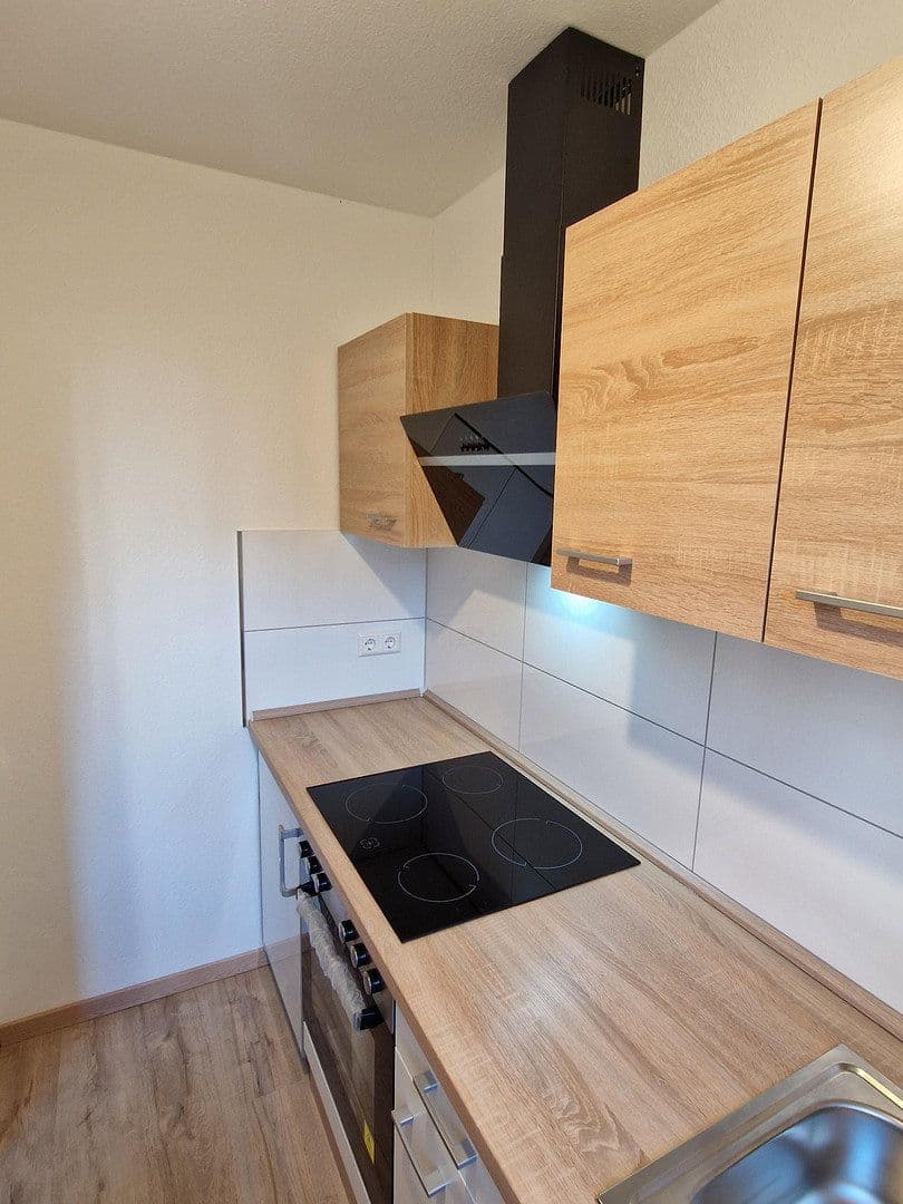 Pronájem bytu 2+1 33 m², Schlosserstr. 16, Rastatt, Bádensko-Württembersko Pronájem bytu 2+1 33 m², Schlosserstr. 16, Rastatt, Bádensko-Württembersko