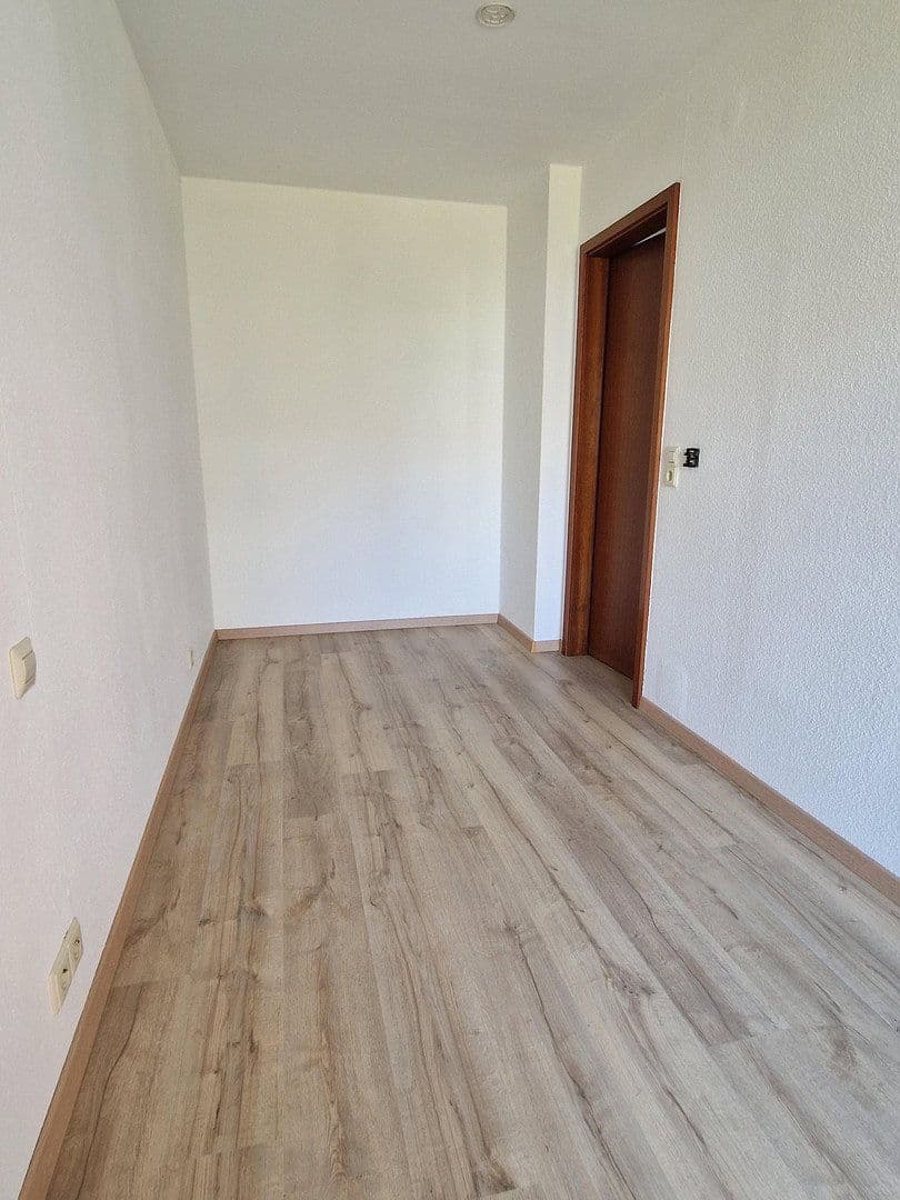 Pronájem bytu 2+1 33 m², Schlosserstr. 16, Rastatt, Bádensko-Württembersko Pronájem bytu 2+1 33 m², Schlosserstr. 16, Rastatt, Bádensko-Württembersko