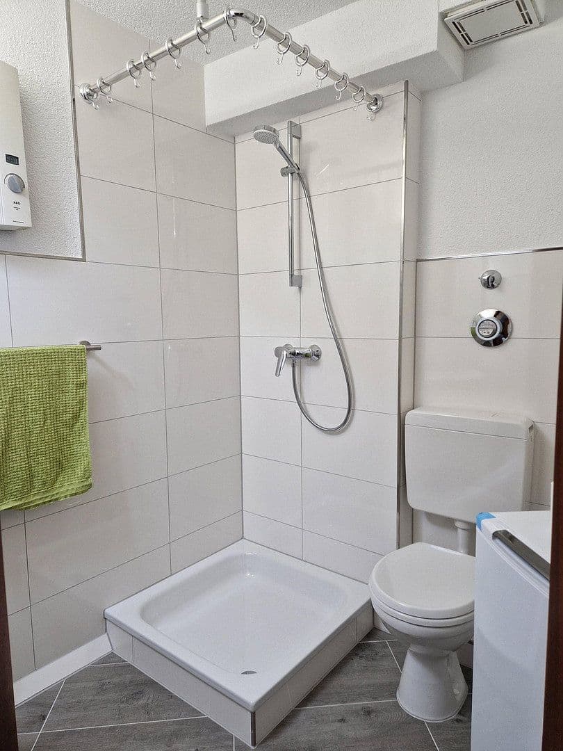 Pronájem bytu 2+1 33 m², Schlosserstr. 16, Rastatt, Bádensko-Württembersko Pronájem bytu 2+1 33 m², Schlosserstr. 16, Rastatt, Bádensko-Württembersko