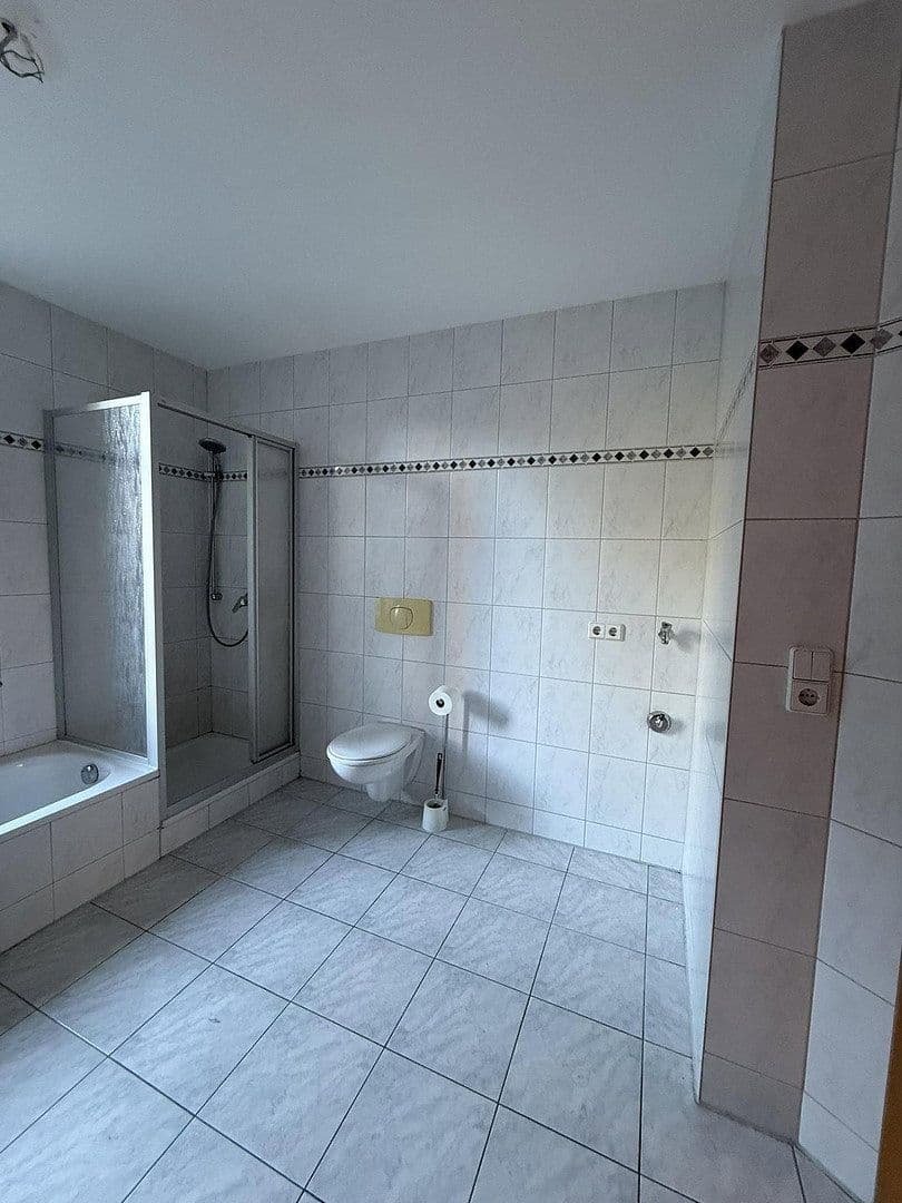 Pronájem bytu 4+1 111 m², Marienstraße 20, Markranstädt, Sasko Pronájem bytu 4+1 111 m², Marienstraße 20, Markranstädt, Sasko