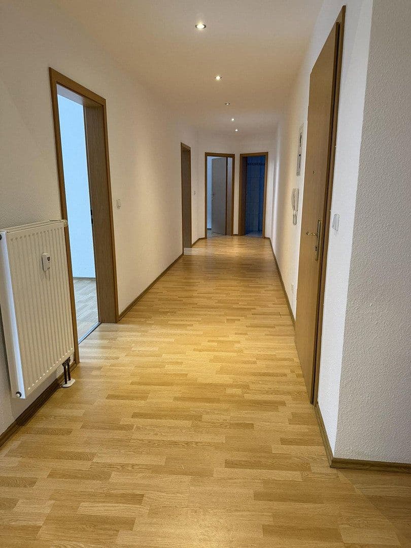 Pronájem bytu 4+1 111 m², Marienstraße 20, Markranstädt, Sasko Pronájem bytu 4+1 111 m², Marienstraße 20, Markranstädt, Sasko