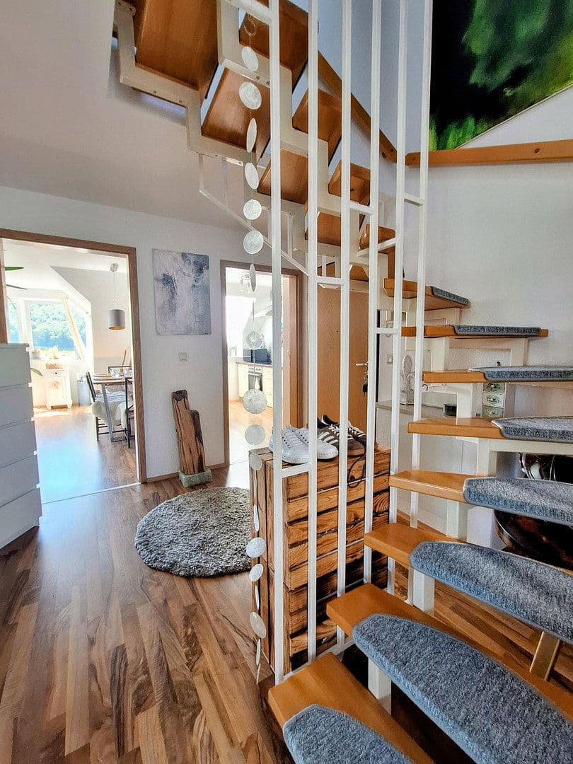 Pronájem bytu 3+1 78 m², Kreuztal, Severní Porýní-Vestfálsko Pronájem bytu 3+1 78 m², Kreuztal, Severní Porýní-Vestfálsko