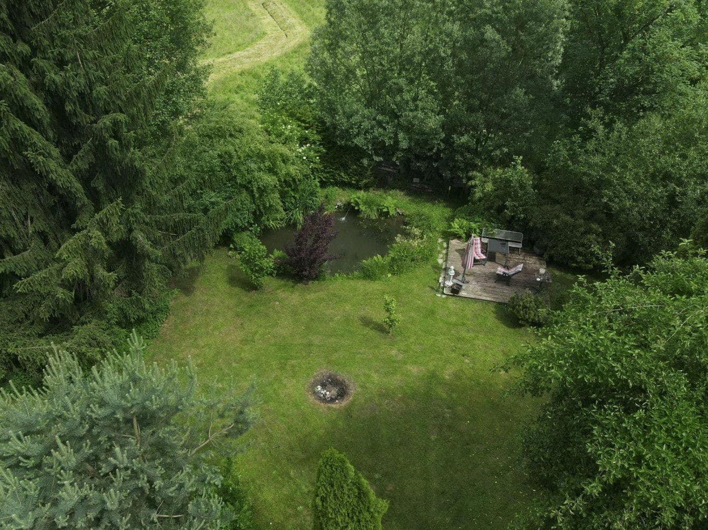 Prodej domu 100 m², pozemek 2.000 m², Limbacherstr.370, Chemnitz, Sasko Prodej domu 100 m², pozemek 2.000 m², Limbacherstr.370, Chemnitz, Sasko