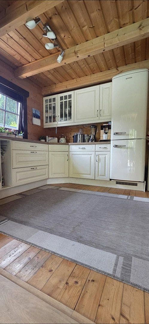Prodej domu 100 m², pozemek 2.000 m², Limbacherstr.370, Chemnitz, Sasko Prodej domu 100 m², pozemek 2.000 m², Limbacherstr.370, Chemnitz, Sasko