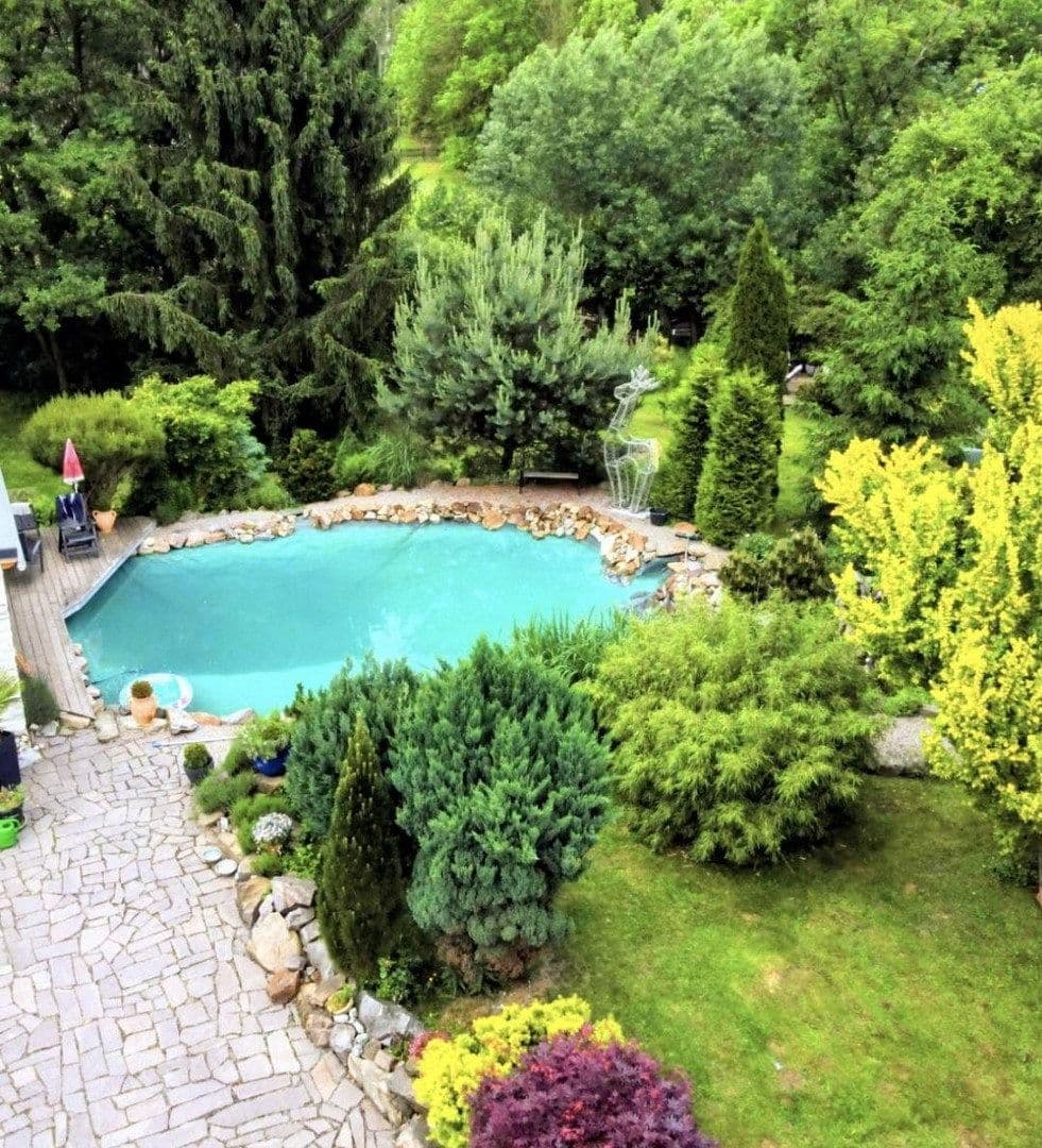 Prodej domu 100 m², pozemek 2.000 m², Limbacherstr.370, Chemnitz, Sasko Prodej domu 100 m², pozemek 2.000 m², Limbacherstr.370, Chemnitz, Sasko