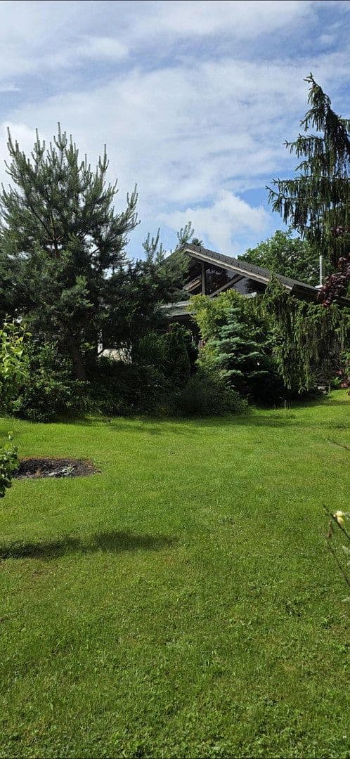 Prodej domu 100 m², pozemek 2.000 m², Limbacherstr.370, Chemnitz, Sasko Prodej domu 100 m², pozemek 2.000 m², Limbacherstr.370, Chemnitz, Sasko
