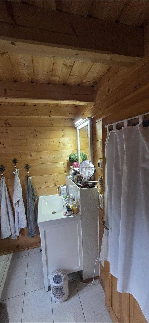 Prodej domu 100 m², pozemek 2.000 m², Limbacherstr.370, Chemnitz, Sasko Prodej domu 100 m², pozemek 2.000 m², Limbacherstr.370, Chemnitz, Sasko