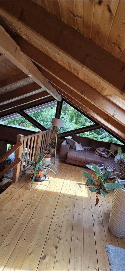 Prodej domu 100 m², pozemek 2.000 m², Limbacherstr.370, Chemnitz, Sasko Prodej domu 100 m², pozemek 2.000 m², Limbacherstr.370, Chemnitz, Sasko