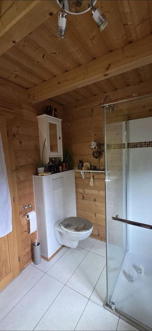 Prodej domu 100 m², pozemek 2.000 m², Limbacherstr.370, Chemnitz, Sasko Prodej domu 100 m², pozemek 2.000 m², Limbacherstr.370, Chemnitz, Sasko