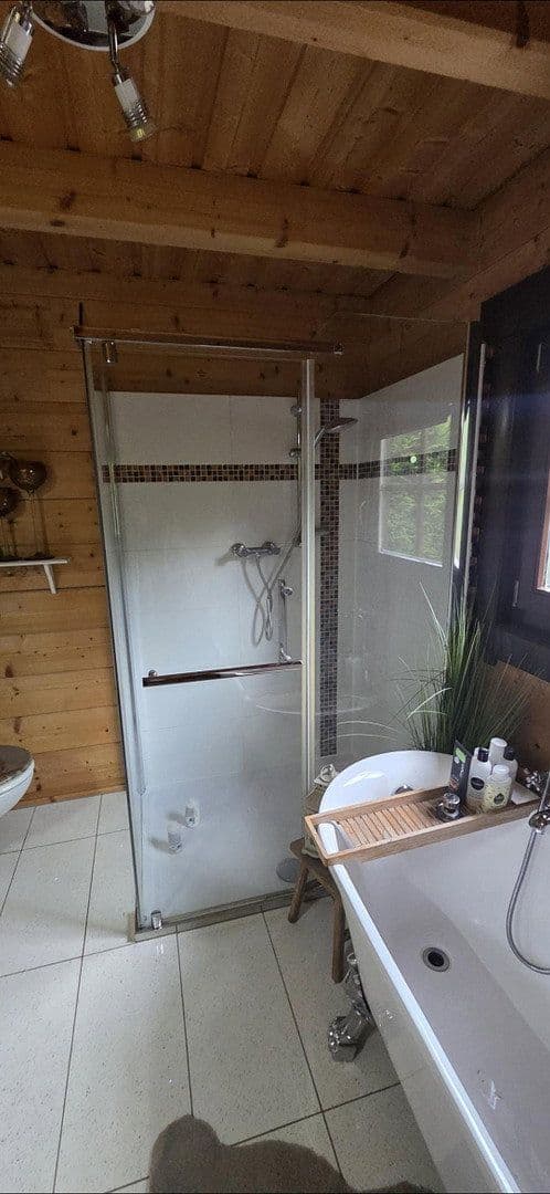 Prodej domu 100 m², pozemek 2.000 m², Limbacherstr.370, Chemnitz, Sasko Prodej domu 100 m², pozemek 2.000 m², Limbacherstr.370, Chemnitz, Sasko