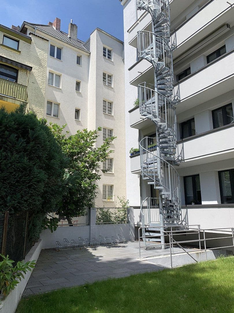 Prodej domu 879 m², pozemek 259 m², Färberstr. 116, Düsseldorf, Severní Porýní-Vestfálsko Prodej domu 879 m², pozemek 259 m², Färberstr. 116, Düsseldorf, Severní Porýní-Vestfálsko