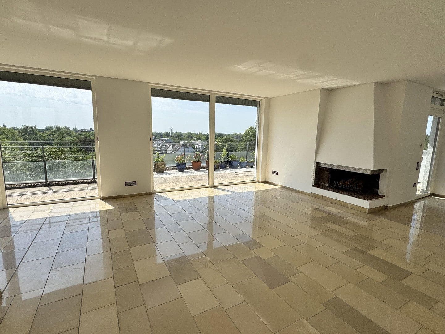 Pronájem bytu 3+1 160 m², Uerdingerstrasse 421, Krefeld, Severní Porýní-Vestfálsko Pronájem bytu 3+1 160 m², Uerdingerstrasse 421, Krefeld, Severní Porýní-Vestfálsko