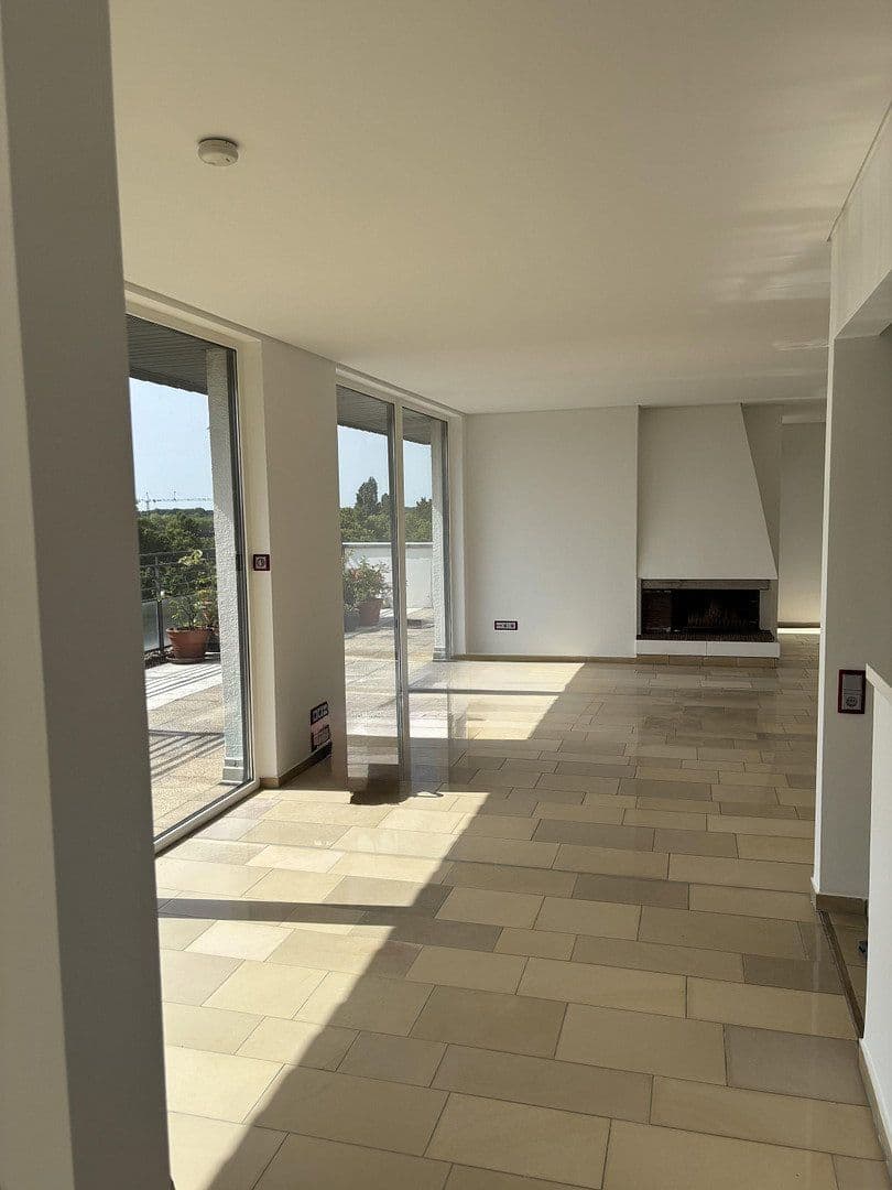 Pronájem bytu 3+1 160 m², Uerdingerstrasse 421, Krefeld, Severní Porýní-Vestfálsko Pronájem bytu 3+1 160 m², Uerdingerstrasse 421, Krefeld, Severní Porýní-Vestfálsko