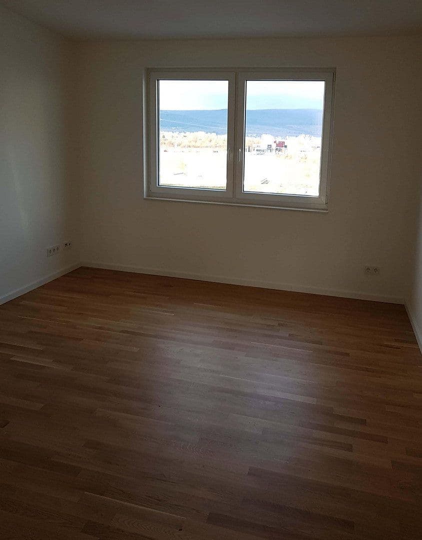 Pronájem bytu 3+1 135 m², Ingelheim am Rhein, Porýní-Falc Pronájem bytu 3+1 135 m², Ingelheim am Rhein, Porýní-Falc